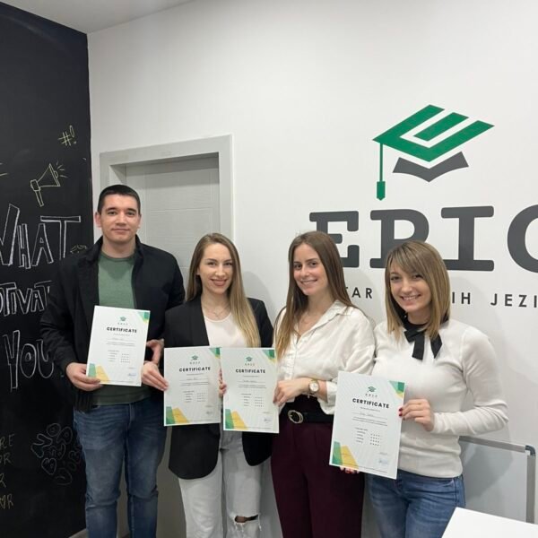 02B96740-1204-4403-A803-4E05B5792A08_L0_001-4_3_2025, 9_07_40 PM Zadovoljni studenti pokazuju sertifikate Epic Centra